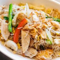 Dry Stir-Fried Vermicelli In Hk Style Seasoning · Vermicelli stir-fried with prawns, squids, chicken, onions, green onions, bean sprouts, and ...