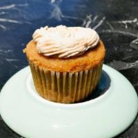 Food Metrix Maple Vanilla  Cupcake · 