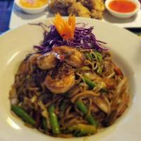 House Noodles · Lo mein noodles, carrots, onions, snow peas, mushrooms, cabbage, green beans, bean sprouts, ...