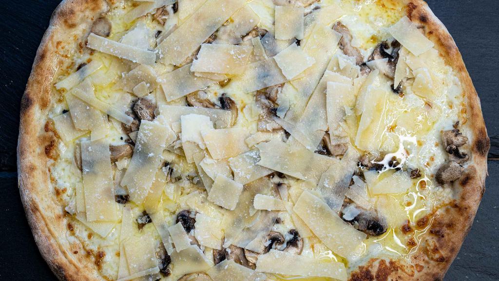 Mushroom & Truffle · Vegetarian. Mashrooms, alfredo sauce, truffle oil, permesan.