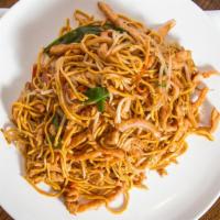 Chicken Lo Mein · Soy sauce stir-fried with onions, carrots, cabbage, bean sprouts and soft noodles.