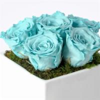 Ligth Blue Preserved Roses · Our arrangements of preserved roses are a great idea to keep as a present for a long time. T...