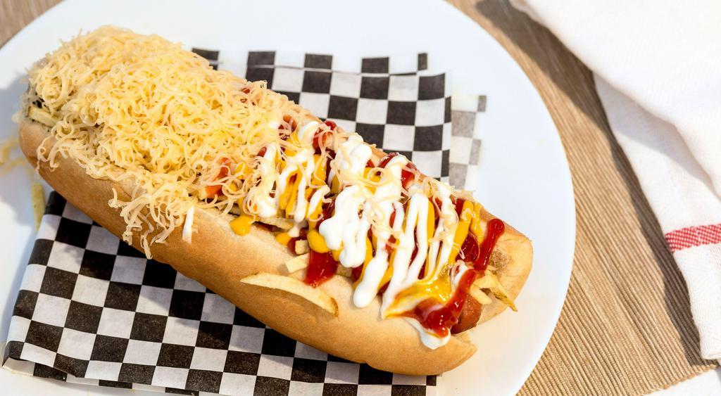 Hot Dog Comelon · Potato sticks, onion, sweet corn, Cheese, Sauces (Pink, Ketchup, Garlic)