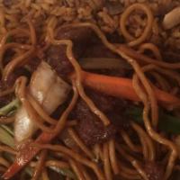 Beef Lo Mein · Served soft noodle.