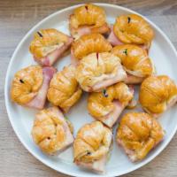 Croissant With Ham And Cheese · 