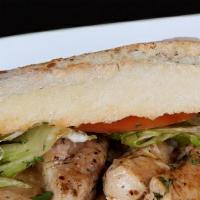 Primizia Chicken Sandwich · Grilled chicken breast, lettuce, tomato, onions.
