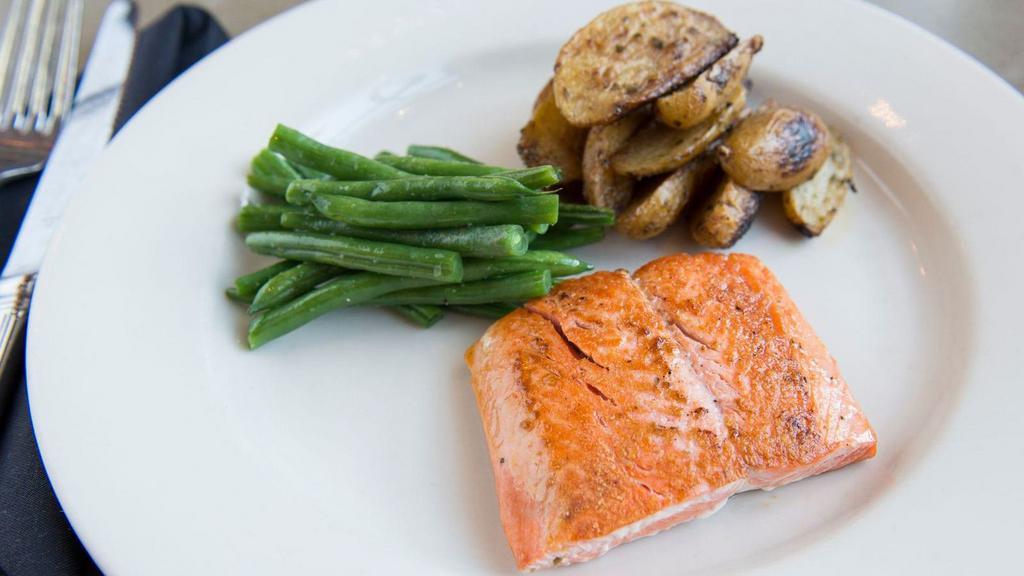 Seared Wild Salmon · 390 cal  green beans, roasted fingerling potatoes