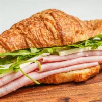 Croissant Jamón Y Queso / Ham And Cheese Croissant · 
