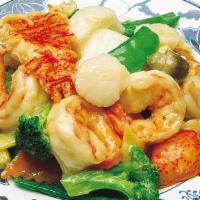 Seafood Delight海鲜烩 · Shrimp, scallop, crab meat.
