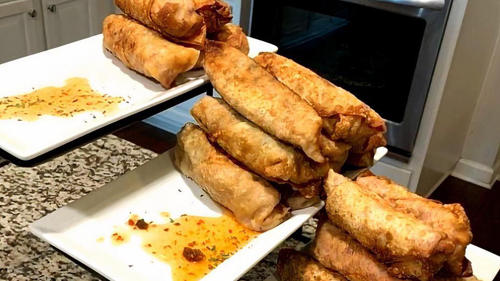 Glo Classic · 5 eggrolls made with ground pork, cabbage, carrots, and spices.