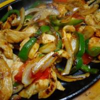 Faiſtas Lunch · Grilled Chicken or steak with green peppers, tomatoes and onions. Served with rice, beans, s...