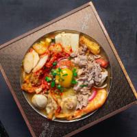 Kimchi Dumpling Hot Soup 泡菜饺子锅 · Suggested Calories: 687.1  Taiwanese Cabbage, Pork Slices, Kimchi, Dumpling, Rice Cake, Mini...