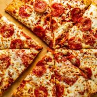 Pepperoni Pizza 14” / Pizza De Pepperoni  14”  · Large pizza with mozzarella cheese, tomato sauce and lots of pepperoni's slices. / Pizza gra...