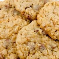 Oatmeal Chocolate Chip Cookies · Yummy chocolate chips in oatmeal cookies!