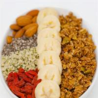 Deluxe Bowl · Organic Acai, Coconut Milk, Blueberries,
Dates, Bananas
Toppings: Gluten Free Granola, Slice...