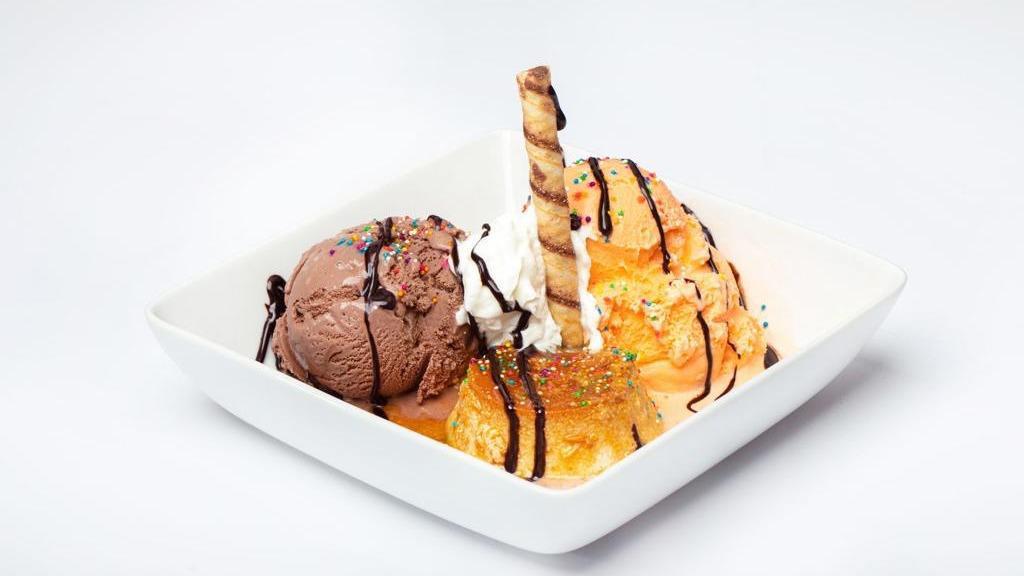 Copa Lolita · Two ice cream choices, with our delicious flan.