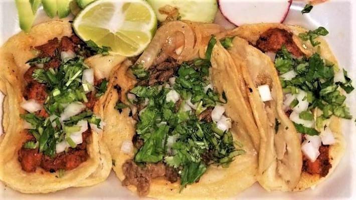 Tacos Orden De 3 · Carne asada, al pastor,  pollo o chorizo  viene acompañado de cebolla, cilantro, rabano y salsas picantes a su gusto.
