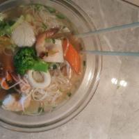 Pho Seafood / Seafoods Pho · Shrimp, squid, scallops, fried fish and mixed vegetables.