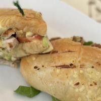 Chicken Sandwich · Enjoy our sandwiches with fresh bread, Chicken, mozzarella cheese & American cheese. / Pollo...