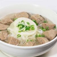 P-3 Meatballs Pho No Vien · Beef meat balls, onion, chives, beef broth, rice noodles.