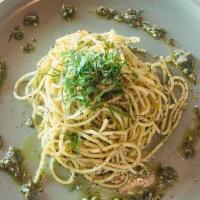 Spaghetti Ao Pesto · spaghetti pasta, shredded parmesan  and pesto souce