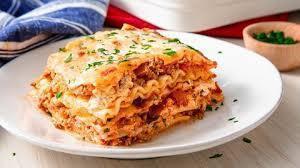 Lasagna · Lasagna + small salad + 2 garlic knots