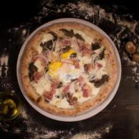 Saporeland · Fresh mozzarella , mushrooms , egg, bacon, onion, touch of truffle oil
