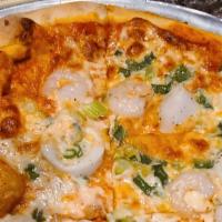 Di Mare Pizza (Large 16'' - 6 Slices) · Shrimp, scallions, calamari, mozzarella cheese. Choice of red or white sauce.