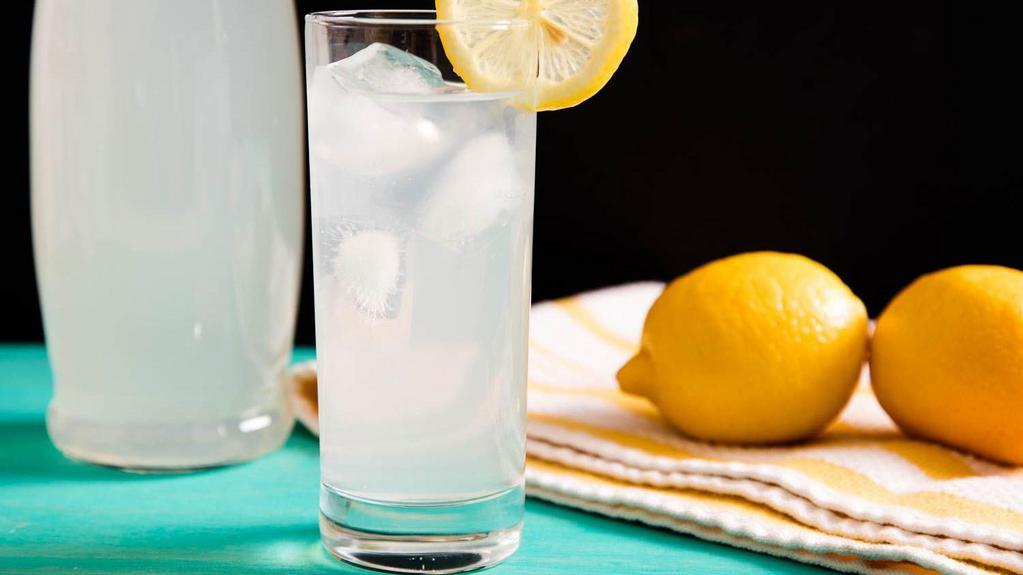 Fresh Lemonade (Limonada Fresca) · 