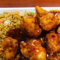 General Tso'S Chicken (Combo Plate) · Hot.