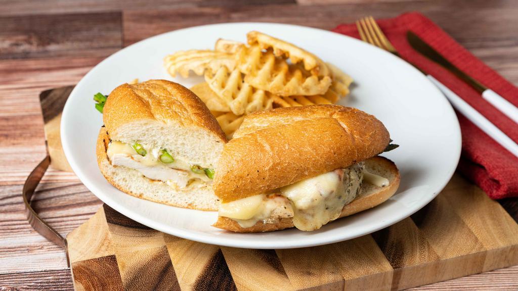 Grilled Chicken Po’Boy · Grilled chicken breast with asparagus spears, lemon aioli and Swiss cheese on a
toasted hoagie roll.