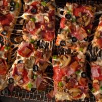 Jet 10 Pizza · Pizza Sauce base, Mozzarella Cheese, Pepperoni, Ham, Mushroom, Onion, Green Pepper, Italian ...