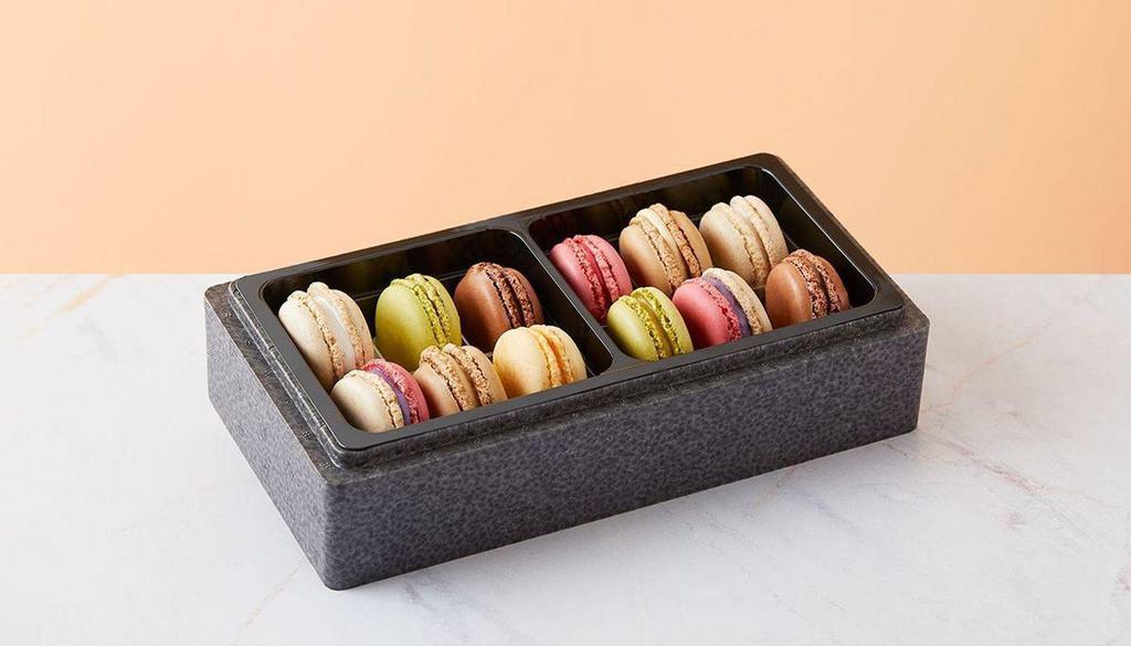 12 Gelato Macarons · Almond shells filled with Amorino Gelato - the perfect combination!



*If you would like a specific combination by flavor, please let us know at checkout!