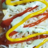 Perro Caliente (Hot Dog) · Perro caliente al estilo venezolano con cebolla, maiz, papitas, queso blanco rallado, salsa ...