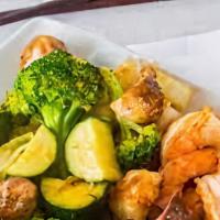 Hibachi Vegetables  · Served with grilled vegetables (onion, mushrooms, broccoli, and zucchini), noodles, steamed ...