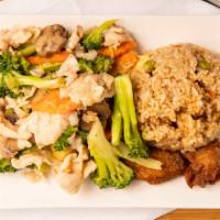 Chicken With Broccoli Combo Platter · 