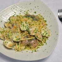 Linguini & Clams · White or “Red Lead”.