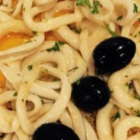 Lulas Salteadas · Sauteed squid in olive oil, garlic & wine.