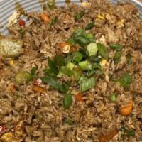 Chaufa De Vegetales · Keep it light with fried rice with vegetables.