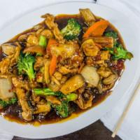 Hunan Chicken · Spicy. Napa cabbage, broccoli, onion, carrots, mushroom with brown sauce.
