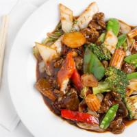 Hunan Beef · Spicy. Napa cabbage, broccoli, onions, carrot, mushroom with brown sauce.