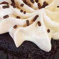 Regular Cookies And Cream Cupcake · Includes specialty buttercream and sprinkles.