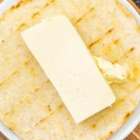 Arepa Blanca Con Queso  (White Arepa With Cheese) · 