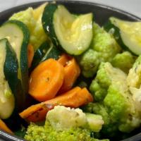 Vegan Mix Veggie · Boiled mix of fresh vegetables (carrots, zucchini, broccoli, and cauliflower).