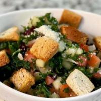 Caesar Kale Salad/Ensalada Cesar De Kale · 