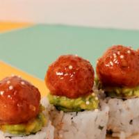 Sosu Roll · Tuna tartar bites, guacamole, krab, cucumber, with butter glazed and bubu arare on top.