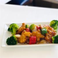 General Tso'S Chicken 左宗鸡 · Spicy. Lightly breaded tender chicken with garlic, green peppers, red peppers, onions, and b...