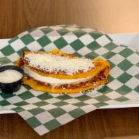Cachapa Con Queso Guayanes · CORN CAKE WITH GUAYANES CHEESE