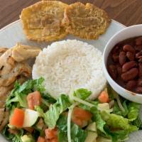  Pollo Salteado Con Cebolla Y Pimento · FRIJOLES DEL DIA ARROZ BLANCO  ENSALADA DEL DIA TOSTONES