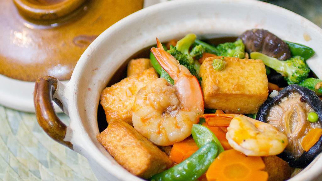 Seafood Tofu · Scallops, jumbo shrimps, tofu, mixed vegetable, salted pepper (shrimp, beef, chicken, fish).
